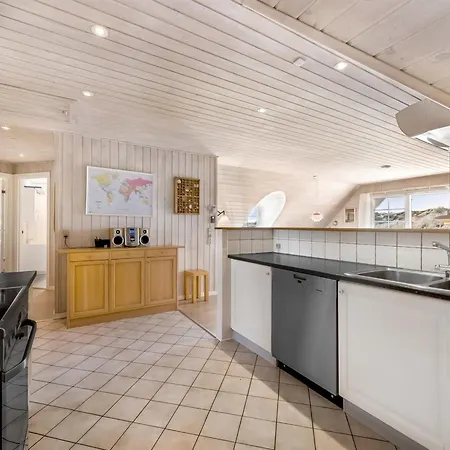 Slava - 250m From The Sea By Interhome *