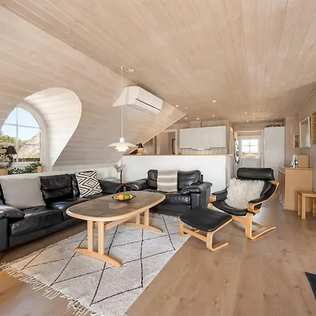 Slava - 250m From The Sea By Interhome *